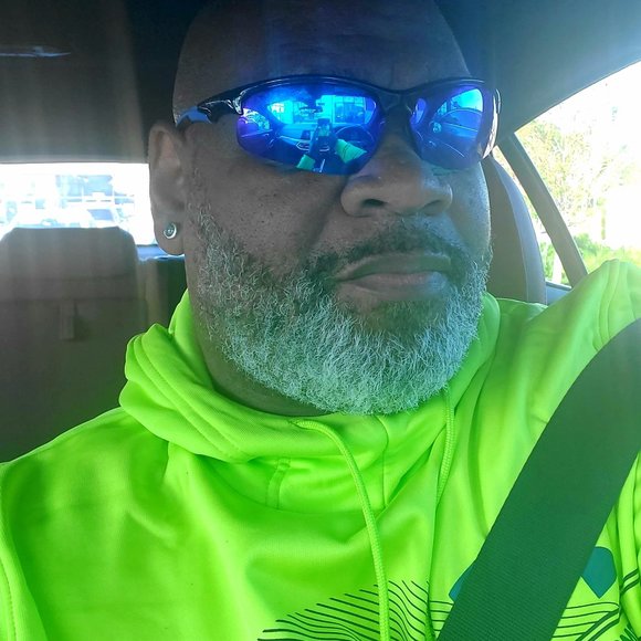 Meet your Posher, Derrick - Picture 2 of 2